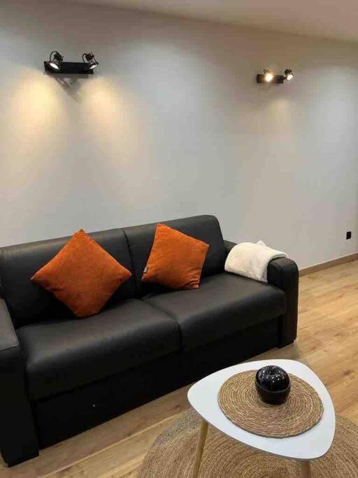 Escale Studio 21M Aeroport Cdg Parc Expo Asterix Gonesse Extérieur photo